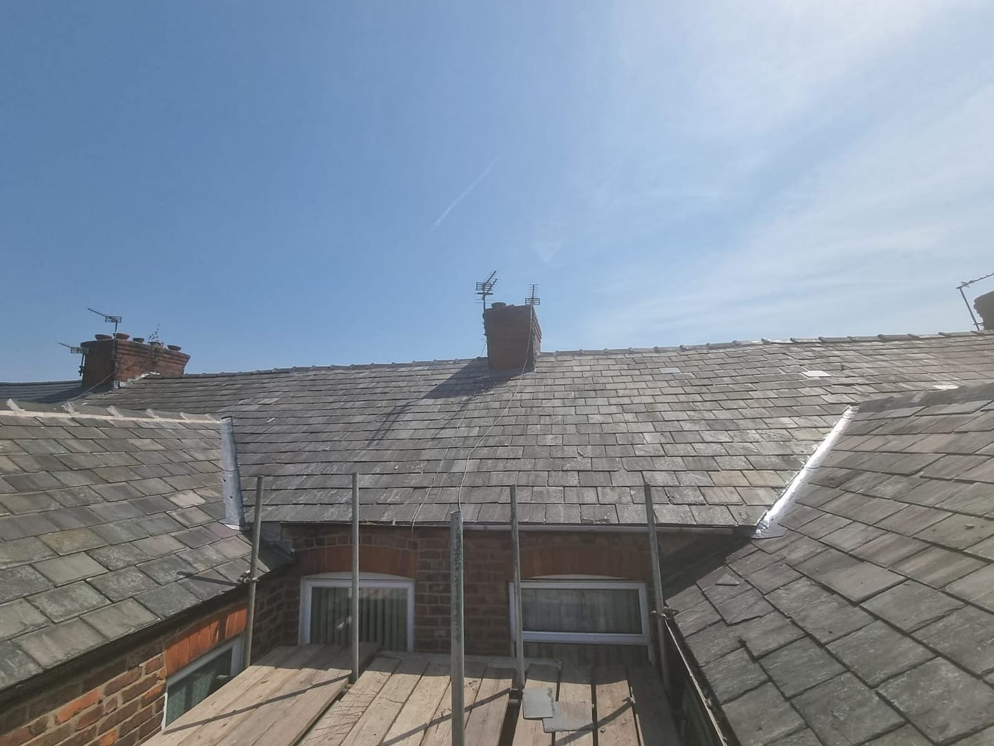 Professional roofers and roofing contractors in Ashton-under-Lyne